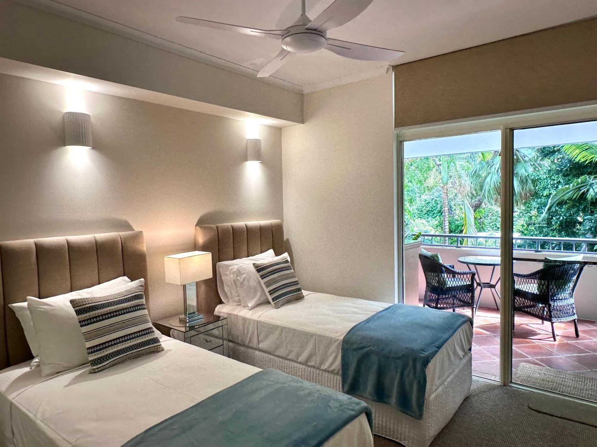 Aparthotel Oasis At Palm Cove Exteriér fotografie