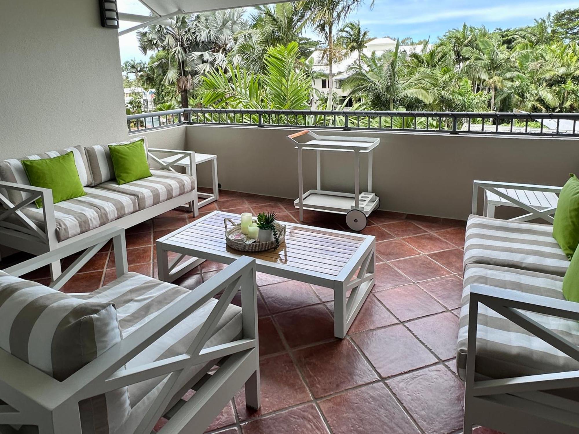Aparthotel Oasis At Palm Cove Exteriér fotografie