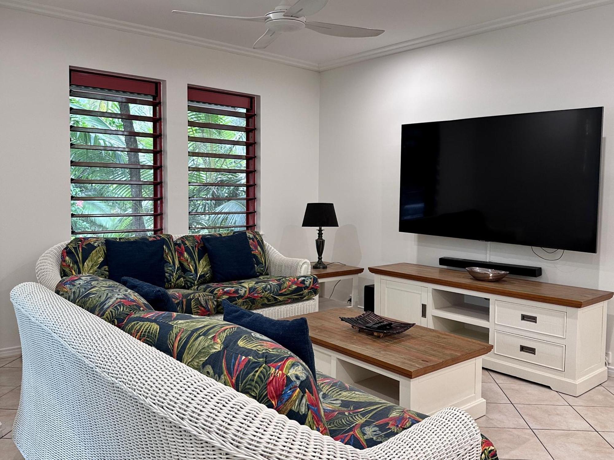 Aparthotel Oasis At Palm Cove Exteriér fotografie