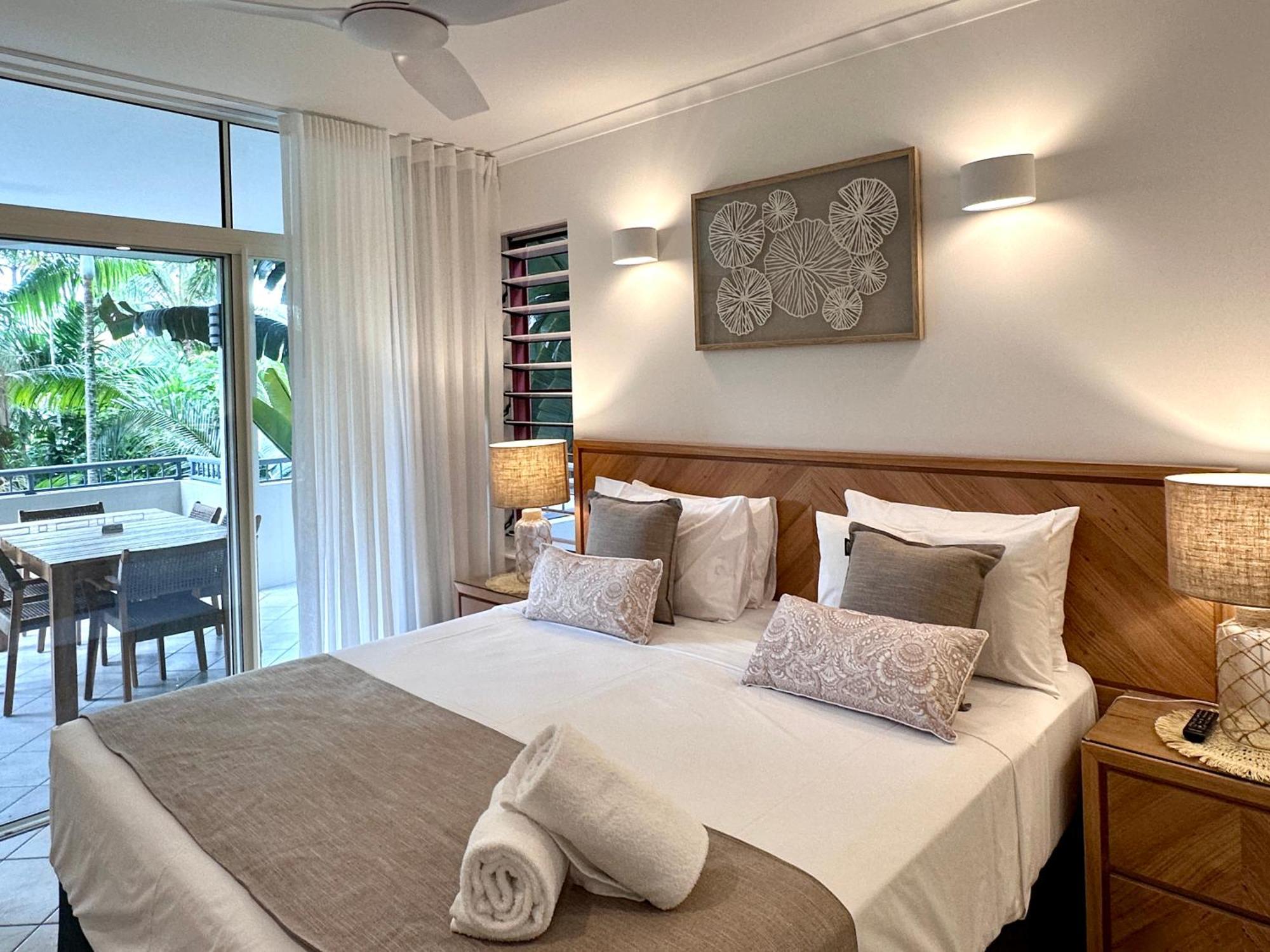 Aparthotel Oasis At Palm Cove Exteriér fotografie