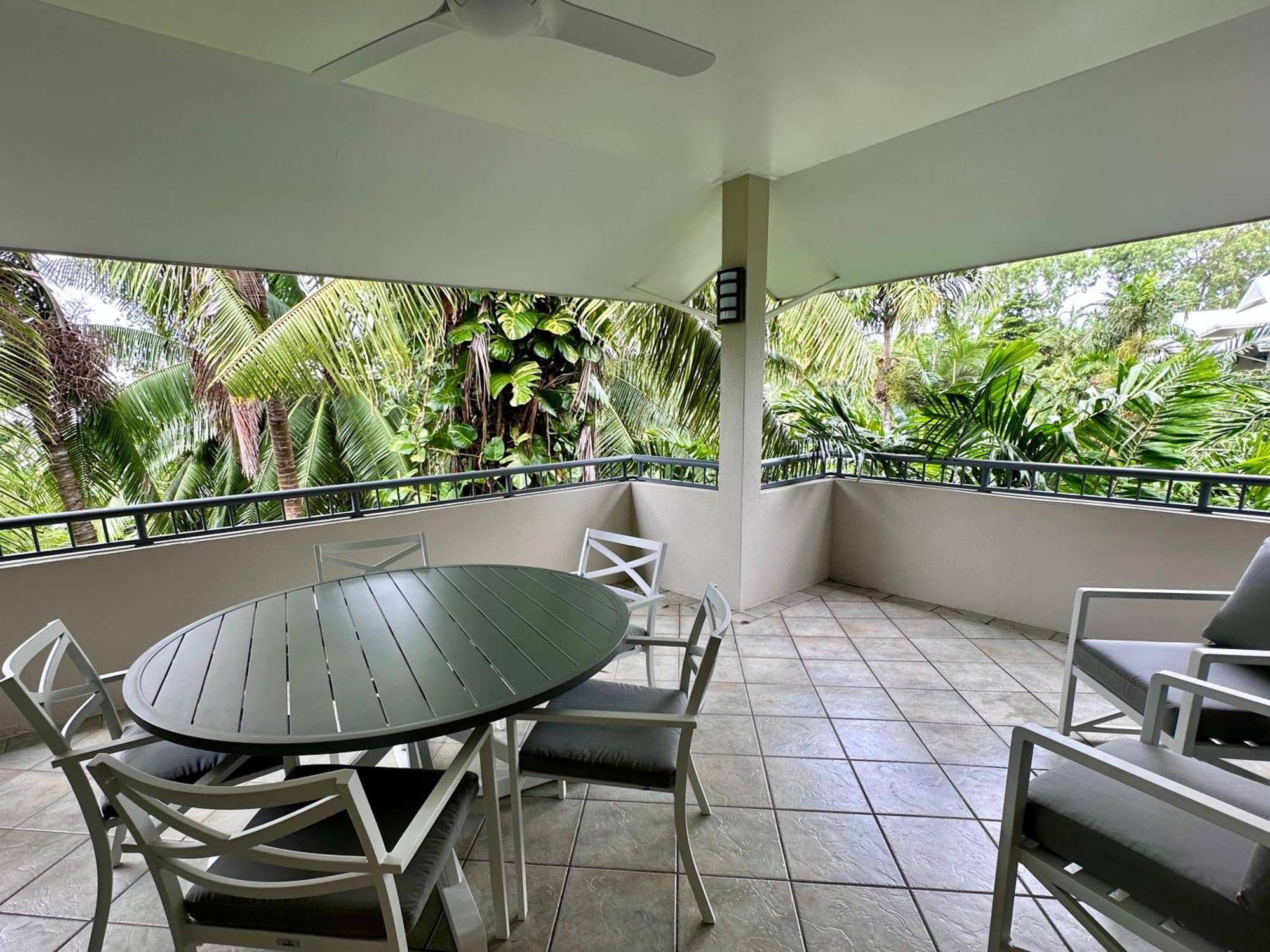 Aparthotel Oasis At Palm Cove Exteriér fotografie