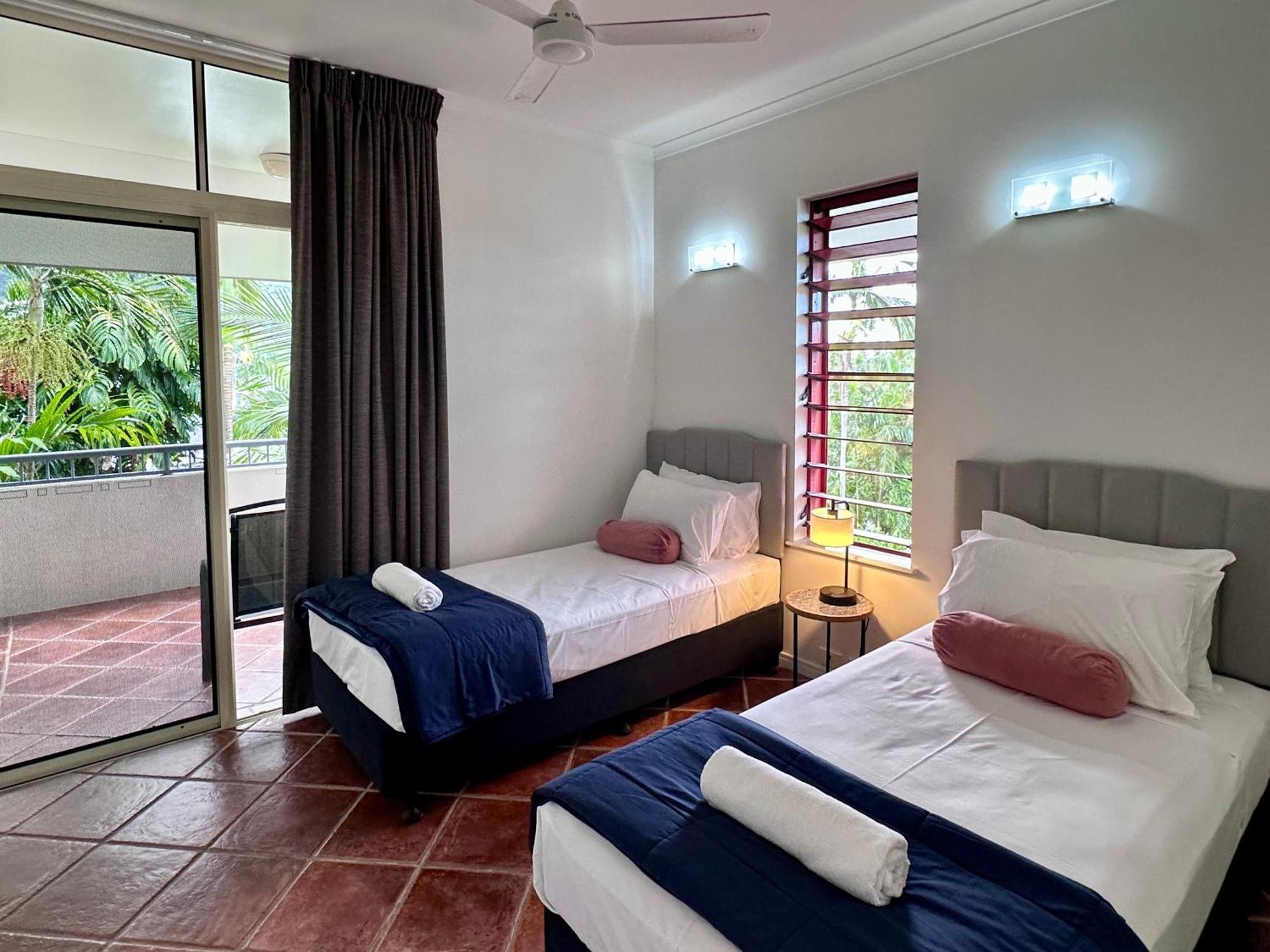 Aparthotel Oasis At Palm Cove Exteriér fotografie
