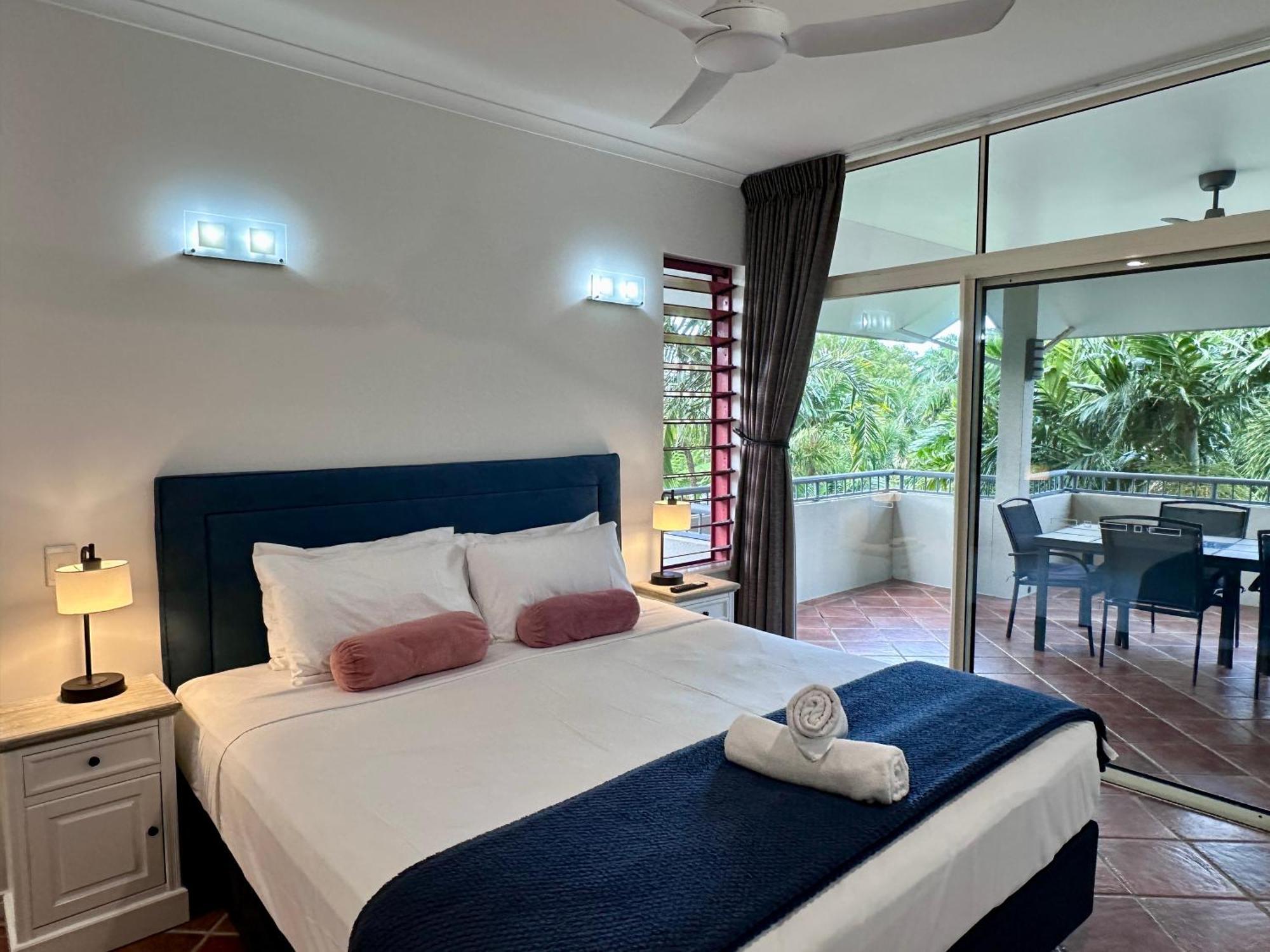 Aparthotel Oasis At Palm Cove Exteriér fotografie